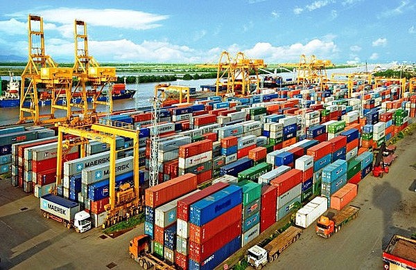Container đường thủy 